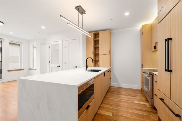 58 Kent U303, Brookline, MA 02445