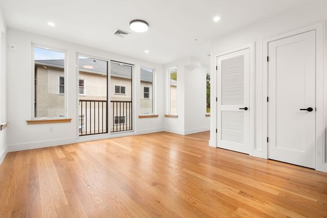 58 Kent U303, Brookline, MA 02445