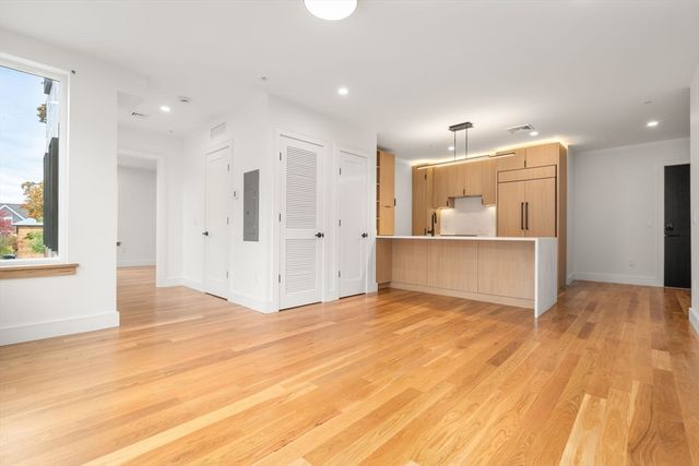 58 Kent U303, Brookline, MA 02445