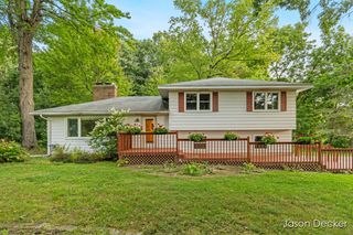 6181 10 Mile Road Ne, Courtland Twp, MI 49341