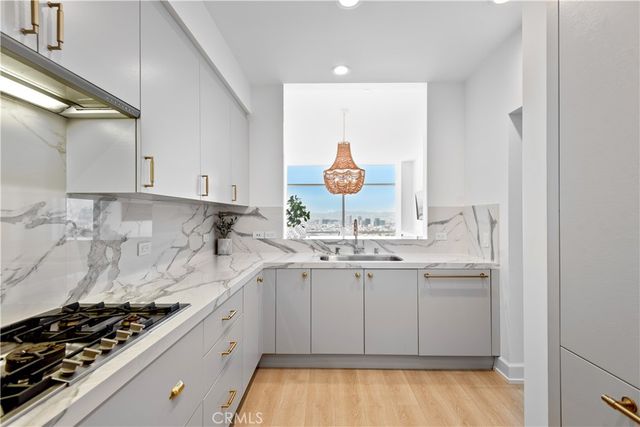 900 W Olympic Boulevard 34F, Los Angeles, CA 90015