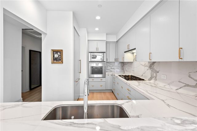 900 W Olympic Boulevard 34F, Los Angeles, CA 90015