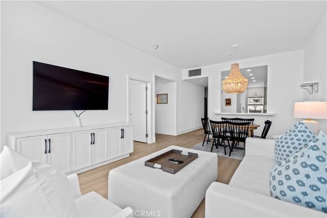 900 W Olympic Boulevard 34F, Los Angeles, CA 90015