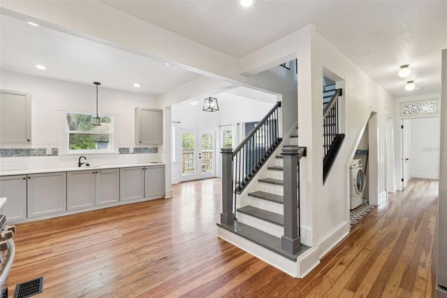 1016 WASHINGTON AVENUE, Eustis, FL 32726