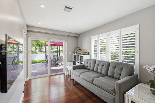 4002 S Cypress Lane P17, Pompano Beach, FL 33069