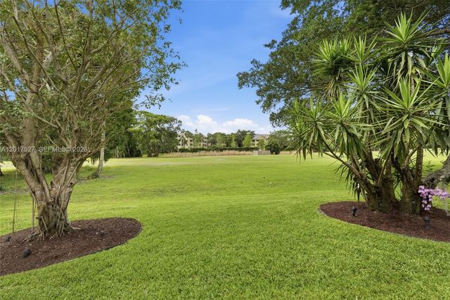 4002 S Cypress Lane P17, Pompano Beach, FL 33069