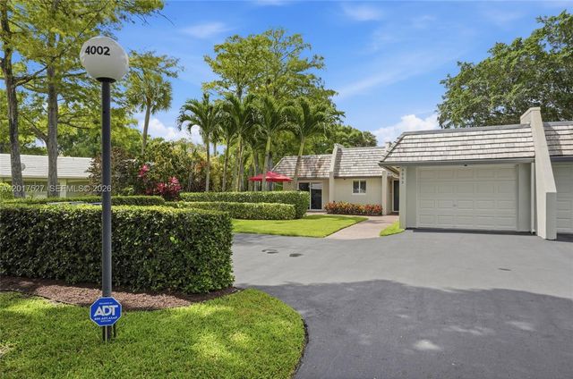 4002 S Cypress Lane P17, Pompano Beach, FL 33069