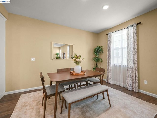 7045 Coombsville Loop, Dublin, CA 94568