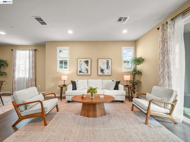 7045 Coombsville Loop, Dublin, CA 94568