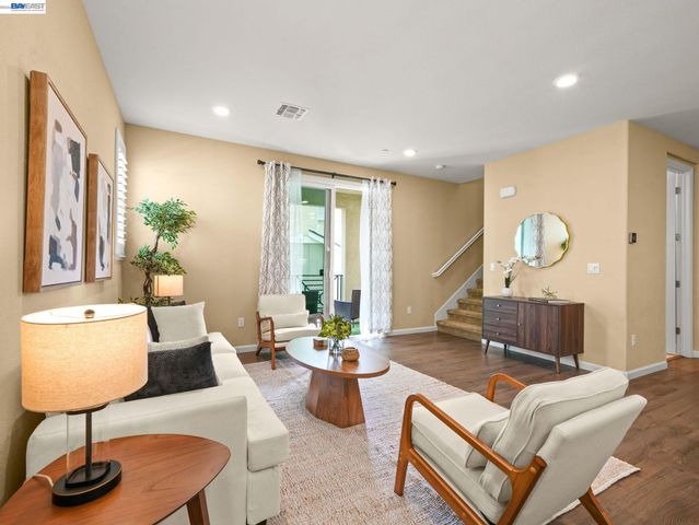 7045 Coombsville Loop, Dublin, CA 94568