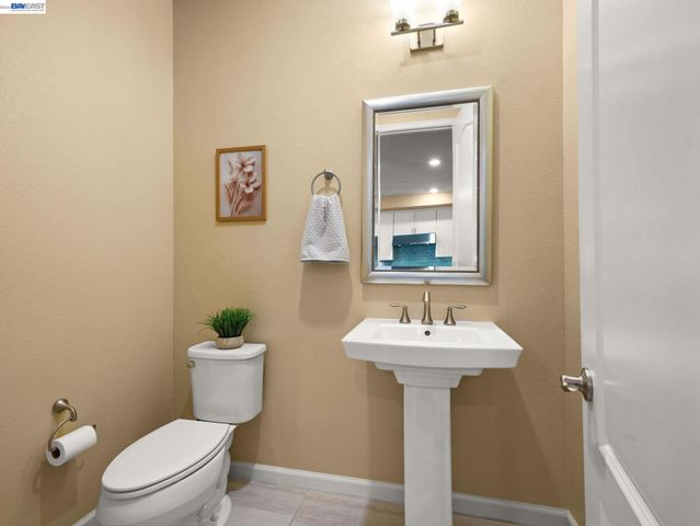 7045 Coombsville Loop, Dublin, CA 94568