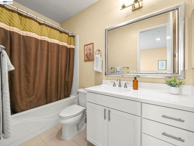 7045 Coombsville Loop, Dublin, CA 94568
