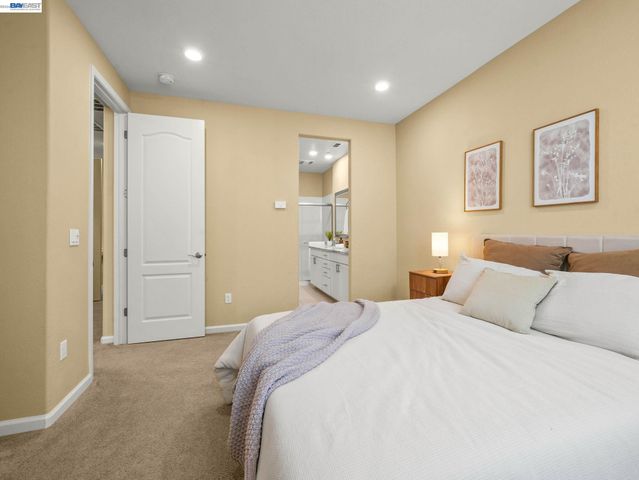 7045 Coombsville Loop, Dublin, CA 94568