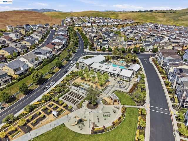 7045 Coombsville Loop, Dublin, CA 94568