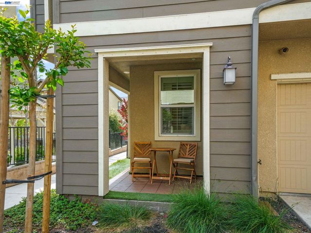 7045 Coombsville Loop, Dublin, CA 94568