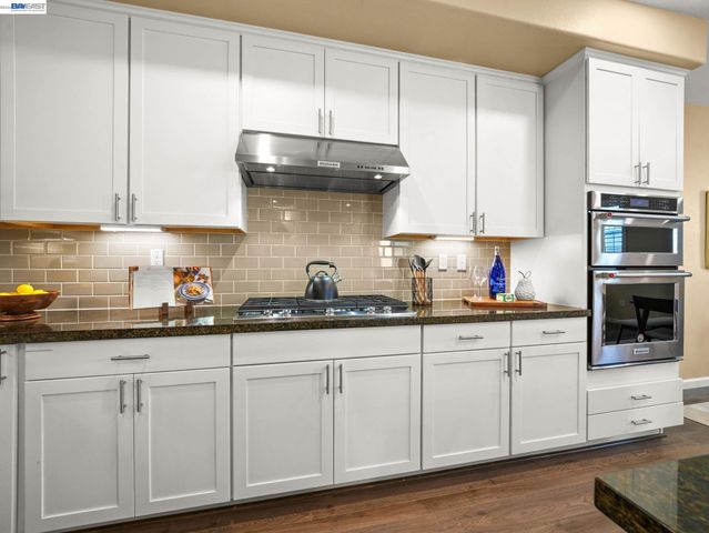 7045 Coombsville Loop, Dublin, CA 94568