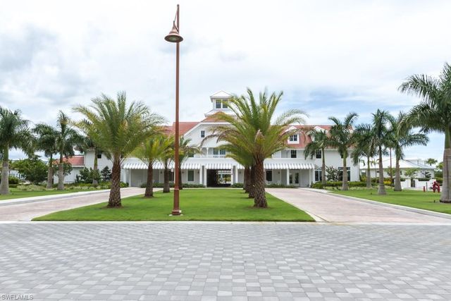 5065 TORTOLA CT, Naples, FL 34113