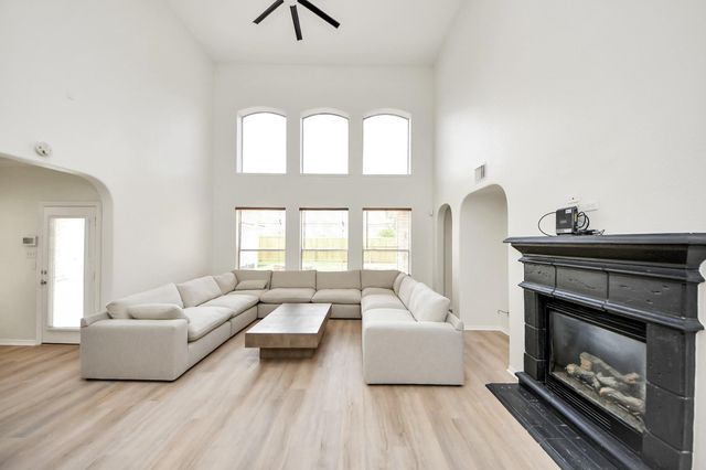 527 Little River Court, Richmond, TX 77406