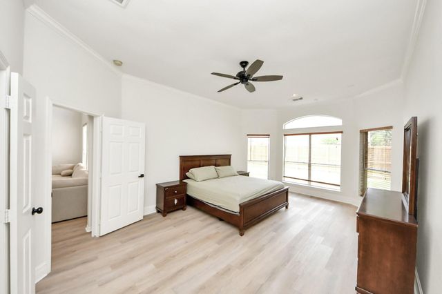 527 Little River Court, Richmond, TX 77406