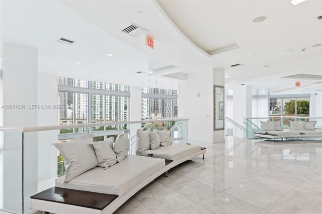 350 S Miami Ave 1805, Miami, FL 33130