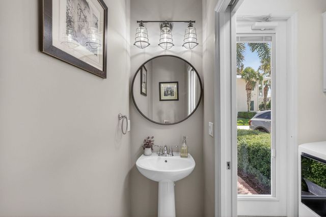 1122 Dakota Drive, Jupiter, FL 33458