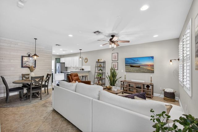 1122 Dakota Drive, Jupiter, FL 33458