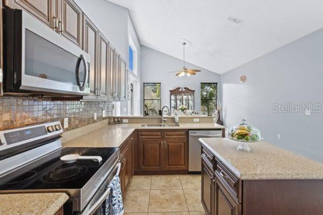1025 OCEANBREEZE COURT, Orlando, FL 32828