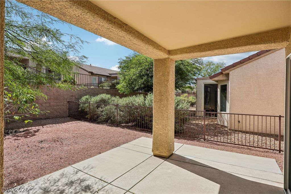 2565 Gilbertville Avenue, Henderson, NV 89052 — photo 5