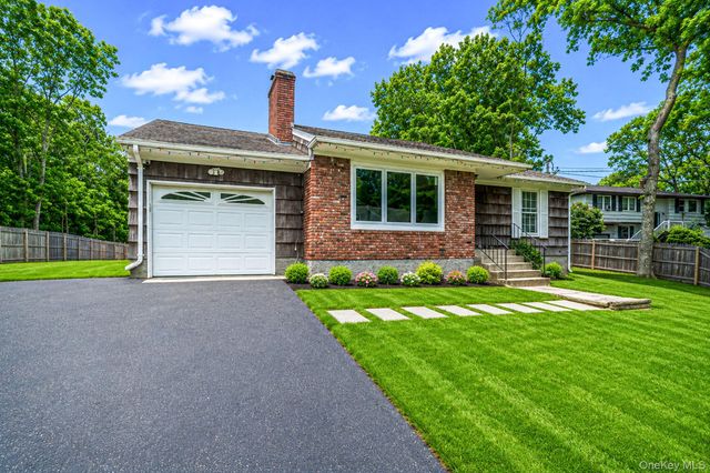 6 Rolling Woods Lane, Hampton Bays, NY 11946