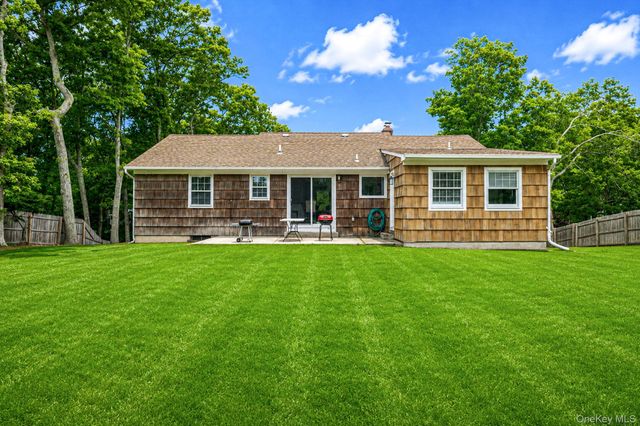 6 Rolling Woods Lane, Hampton Bays, NY 11946