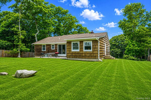 6 Rolling Woods Lane, Hampton Bays, NY 11946