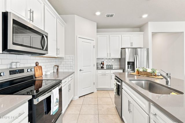 3545 Treetop Street, Deland, FL 32724