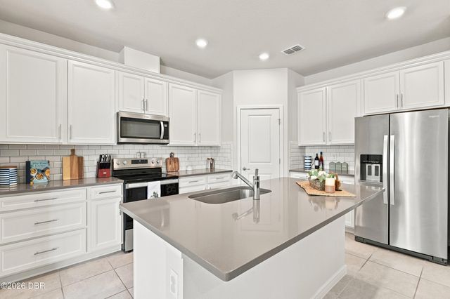 3545 Treetop Street, Deland, FL 32724
