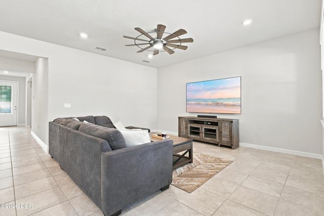 3545 Treetop Street, Deland, FL 32724
