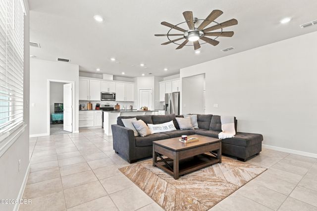 3545 Treetop Street, Deland, FL 32724
