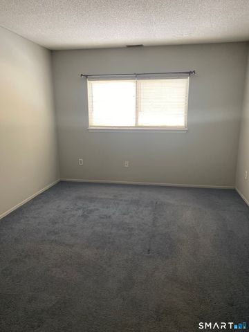 500 Darling Street 12J, Southington, CT 06489