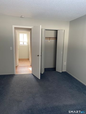 500 Darling Street 12J, Southington, CT 06489