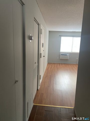 500 Darling Street 12J, Southington, CT 06489