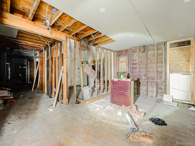 4885 Bedford Street, Detroit, MI 48224