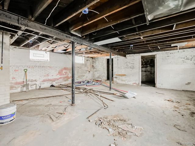 4885 Bedford Street, Detroit, MI 48224