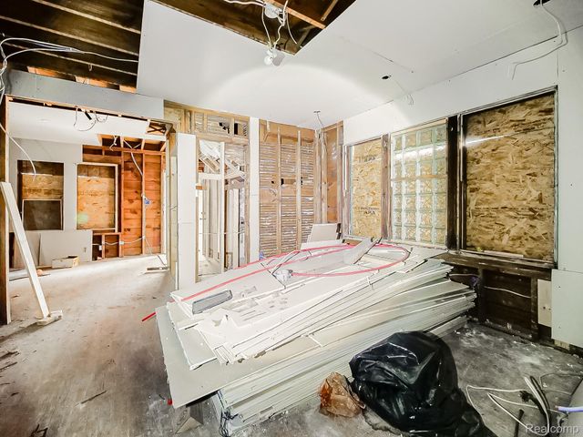 4885 Bedford Street, Detroit, MI 48224