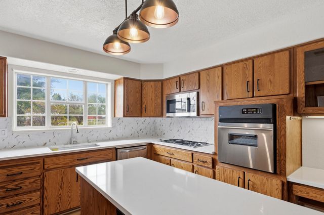 9 Blackberry Lane, Los Lunas, NM 87031