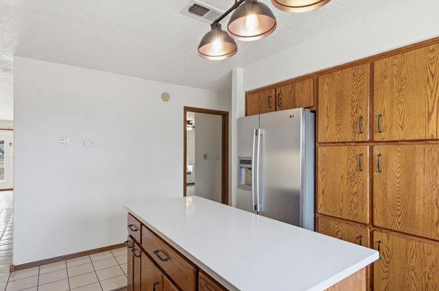9 Blackberry Lane, Los Lunas, NM 87031