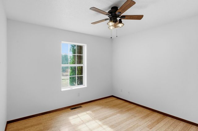 9 Blackberry Lane, Los Lunas, NM 87031