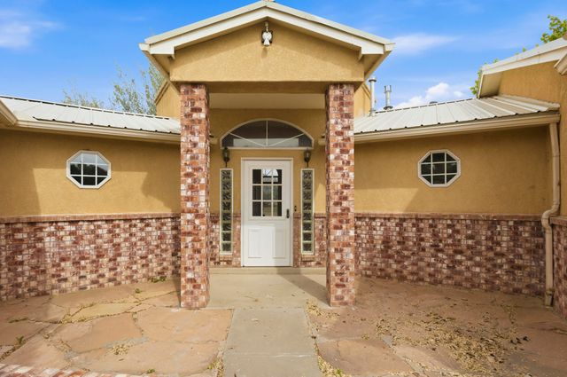 9 Blackberry Lane, Los Lunas, NM 87031