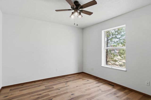 9 Blackberry Lane, Los Lunas, NM 87031