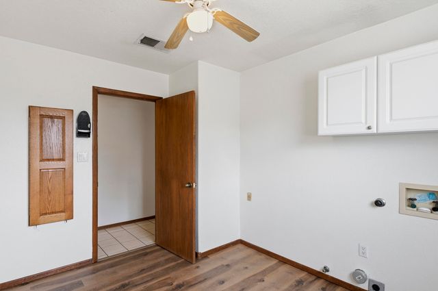 9 Blackberry Lane, Los Lunas, NM 87031