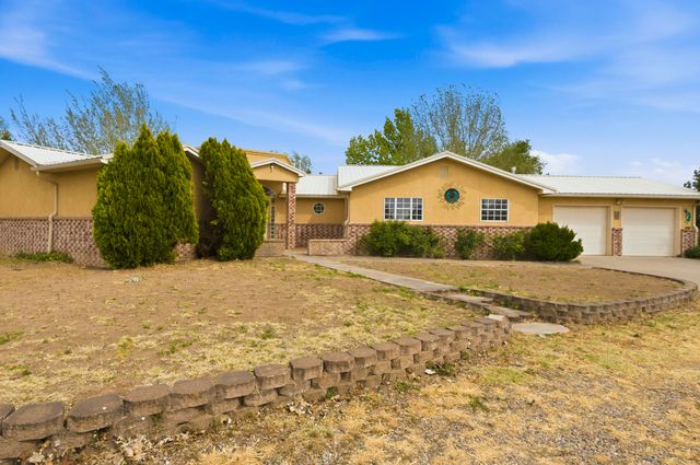 9 Blackberry Lane, Los Lunas, NM 87031
