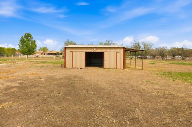 9 Blackberry Lane, Los Lunas, NM 87031