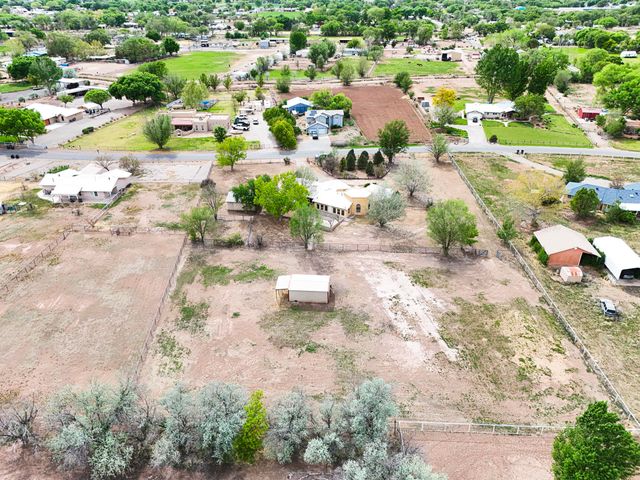 9 Blackberry Lane, Los Lunas, NM 87031